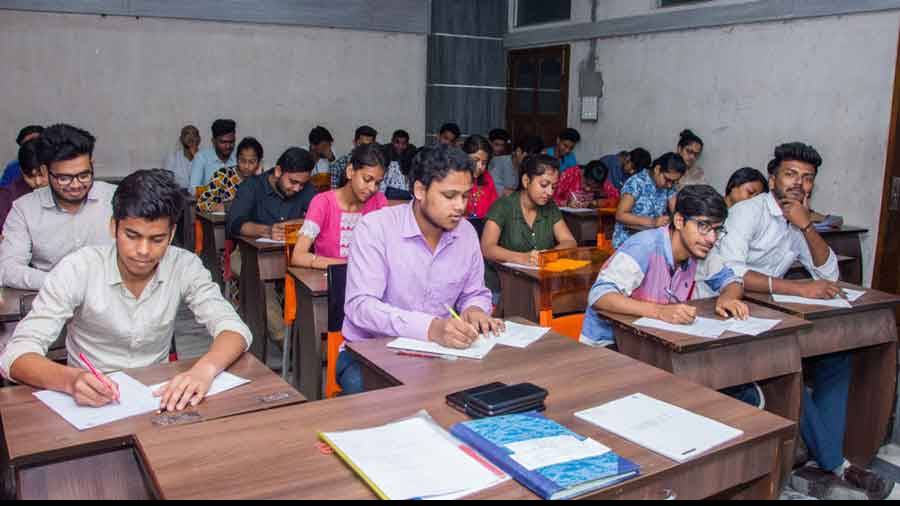 Why Mock testis important for CUET BBA exam preparation?